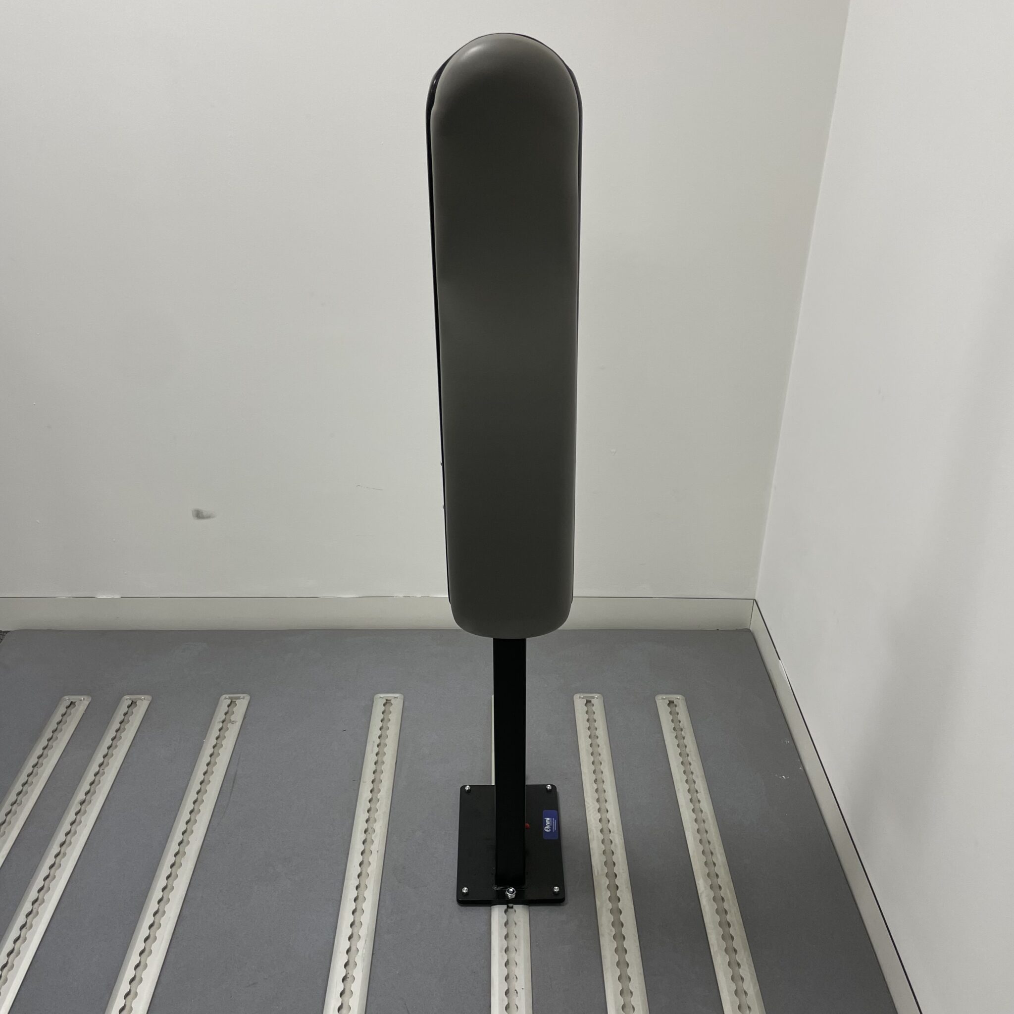 Straight Back with Single Millennium Fitting - Image 2